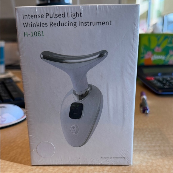 Other - H-1081 Intense Pulsed Light Wrinkle Reducing Instrument - White